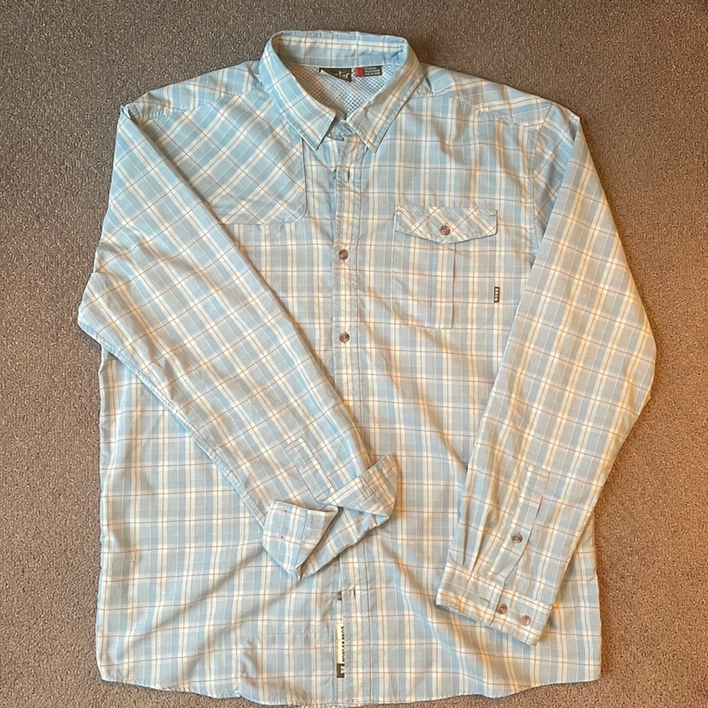 Howler Bros. Matagorda Large Light blue plaid pattern fishing shirt never worn